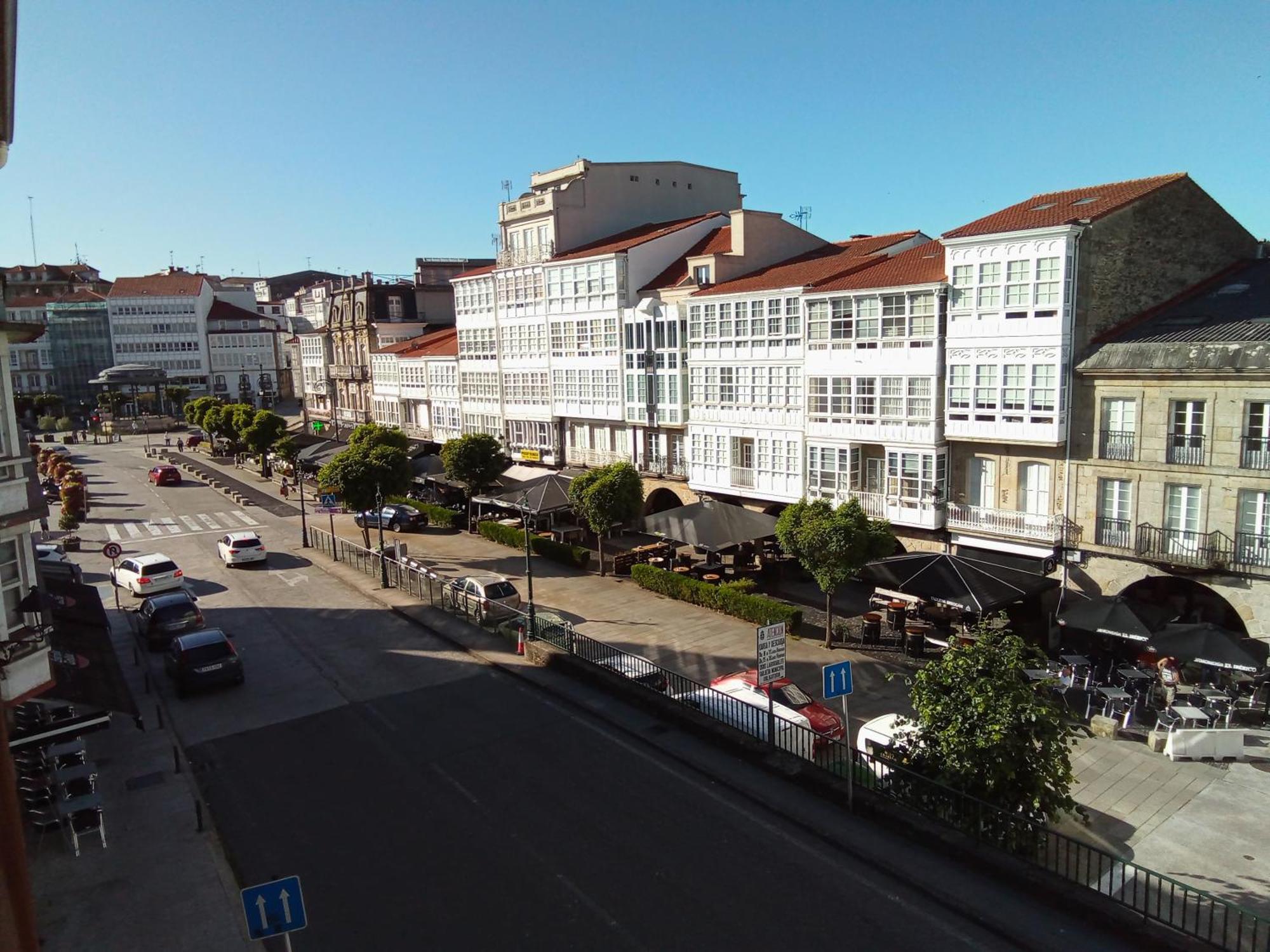 Pension La Plaza Betanzos Εξωτερικό φωτογραφία